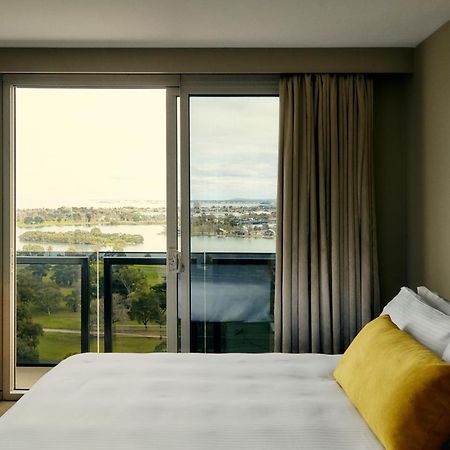 The Kinson Hotel Melbourne Kültér fotó A room at the hotel