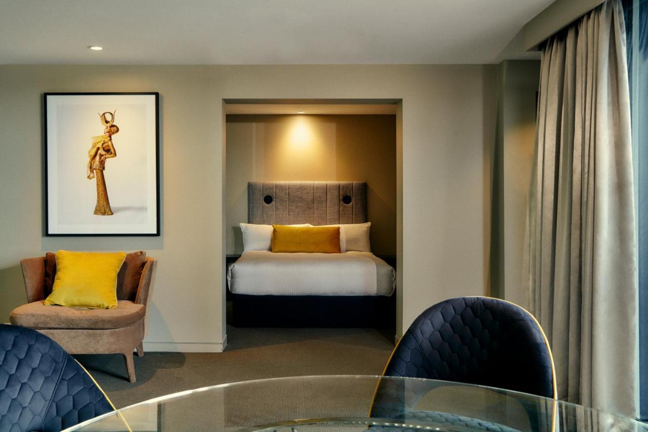 The Kinson Hotel Melbourne Kültér fotó A suite at the hotel