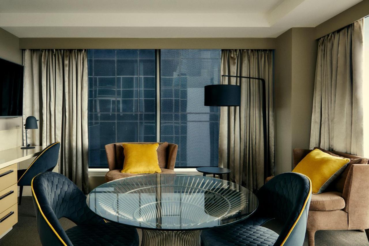 The Kinson Hotel Melbourne Kültér fotó A suite at the hotel