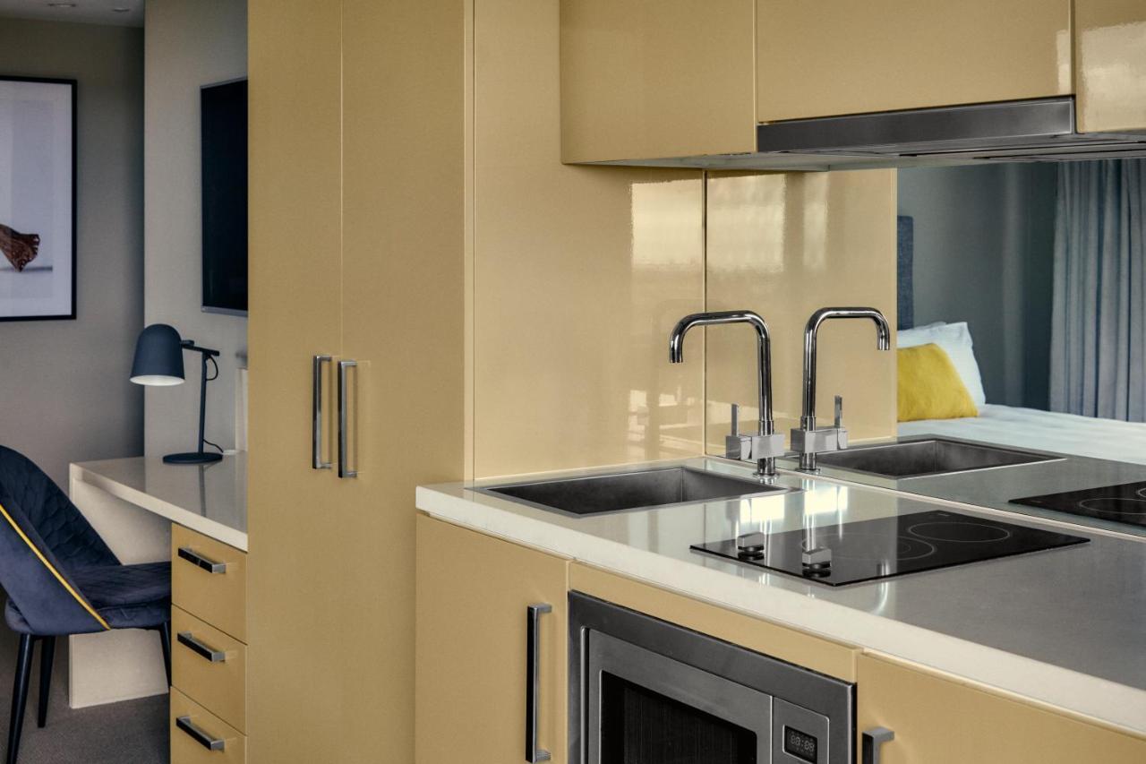 The Kinson Hotel Melbourne Kültér fotó A kitchen at the University of Melbourne