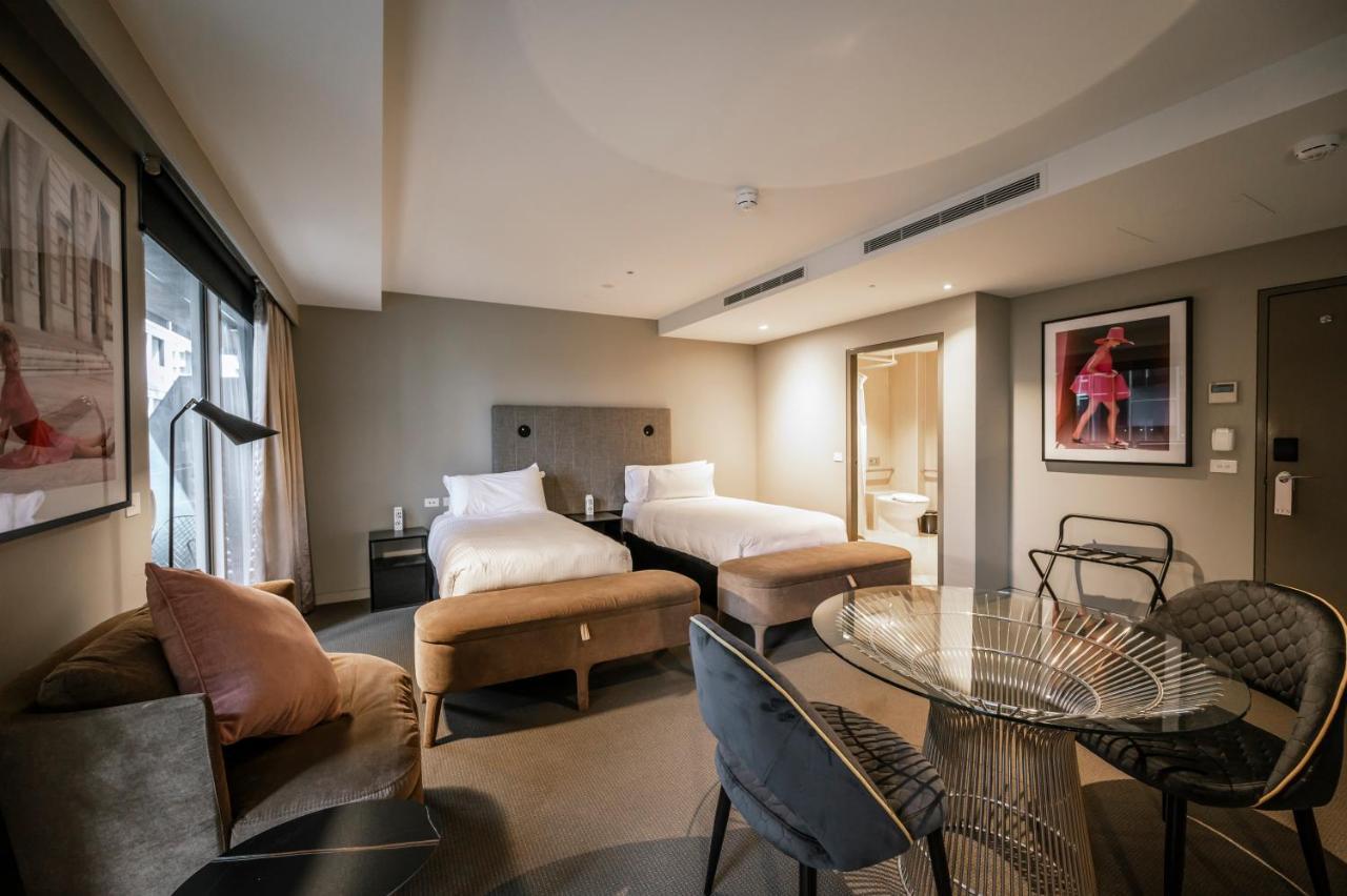 The Kinson Hotel Melbourne Kültér fotó A suite at the hotel