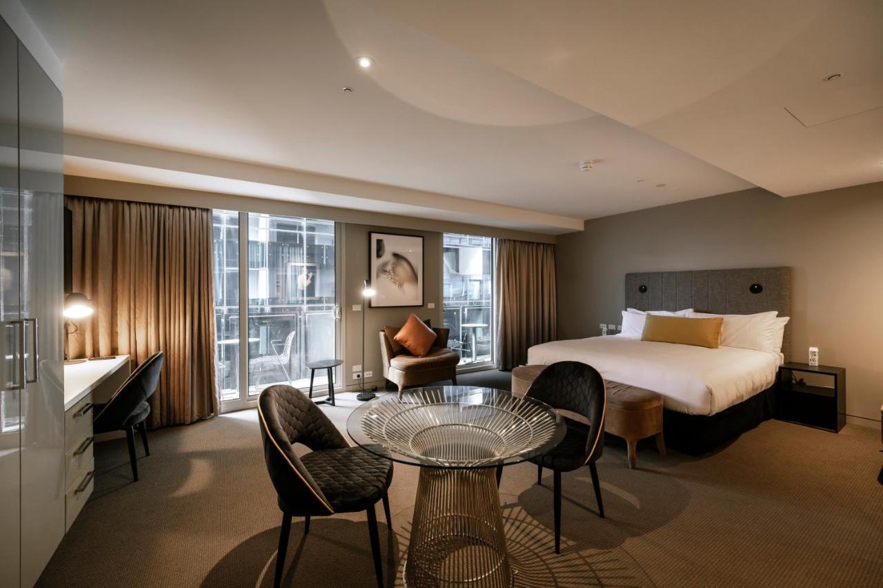 The Kinson Hotel Melbourne Kültér fotó A suite at the Hotel